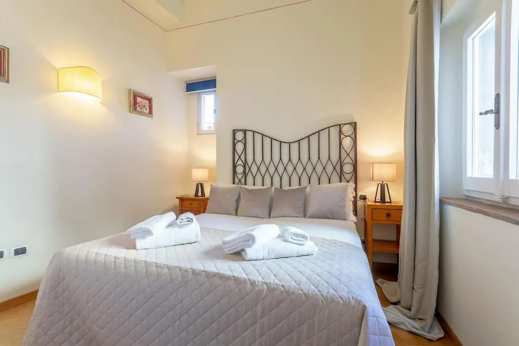 A Green Flat In Via Della Vigna Nuova Floransa